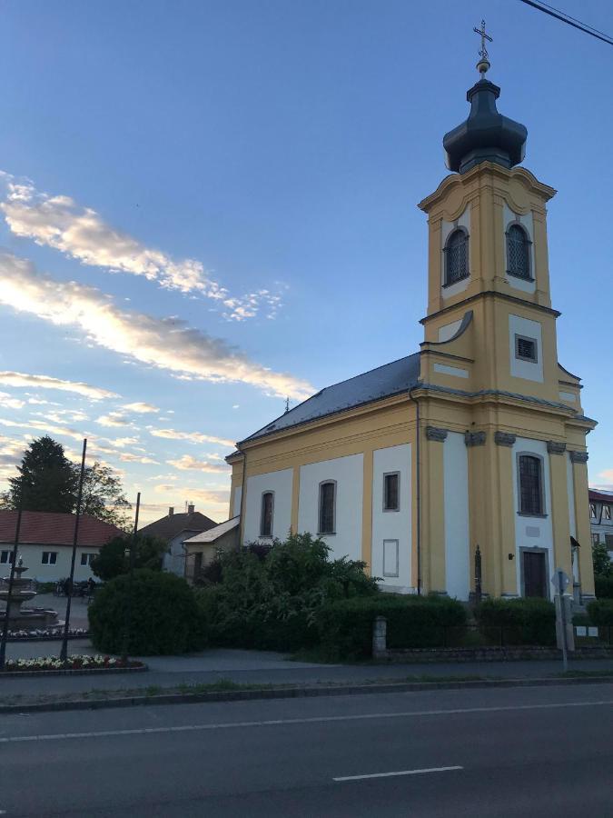 Notarius Vendeghaz Bed and Breakfast Poroszló Buitenkant foto